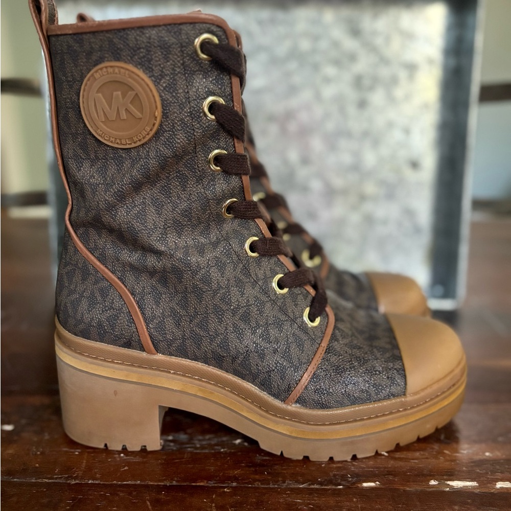 Michael Kors Corey, Logo Combat Boots